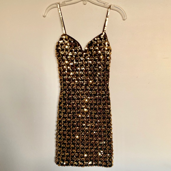 Faviana Dresses & Skirts - Black with Gold Sequins Prom/Evening mini Dress 👗